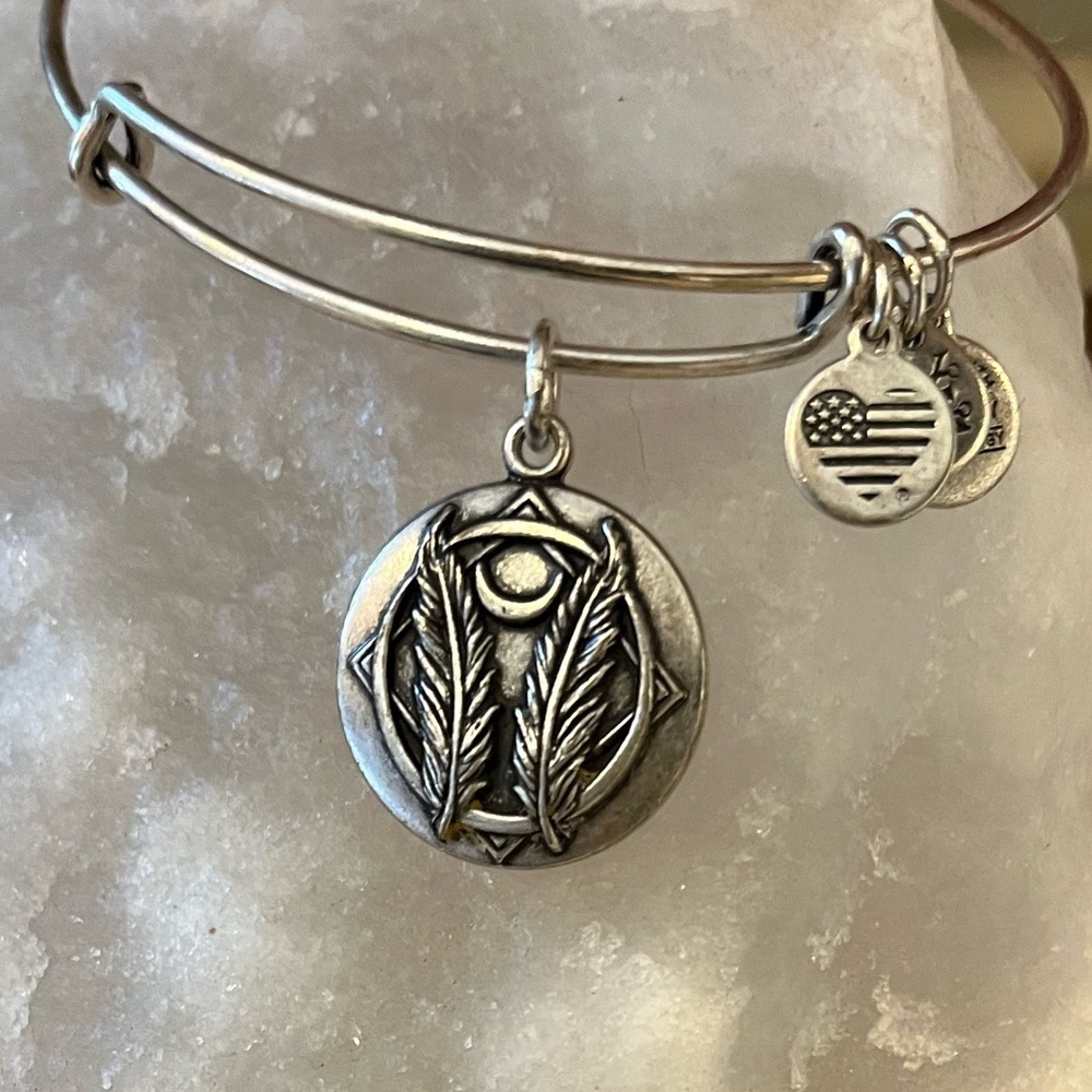 Alex and Ani 2016 Godspeed Silver Bangle Charm Bracelet with Feather Design - Picture 2 of 8